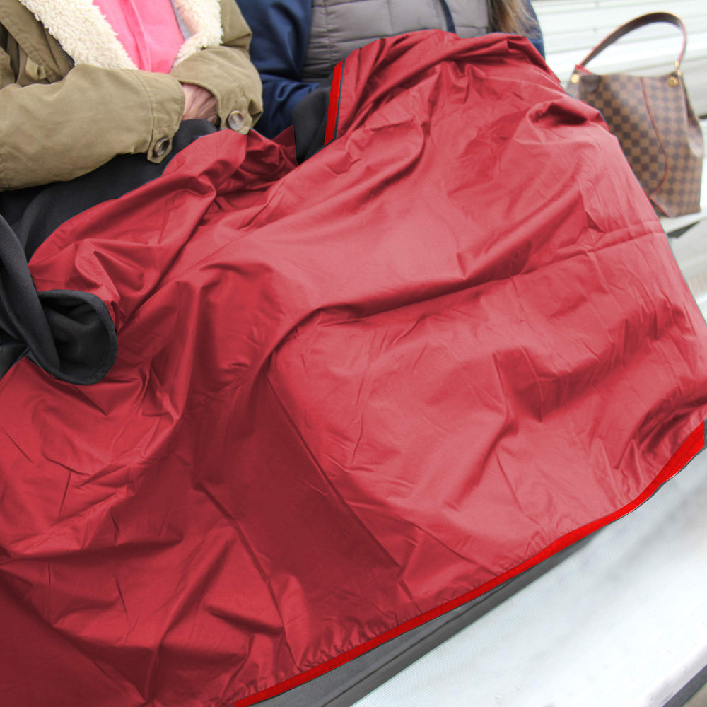 Threadart blanket with PU3000 liner protects against moisture