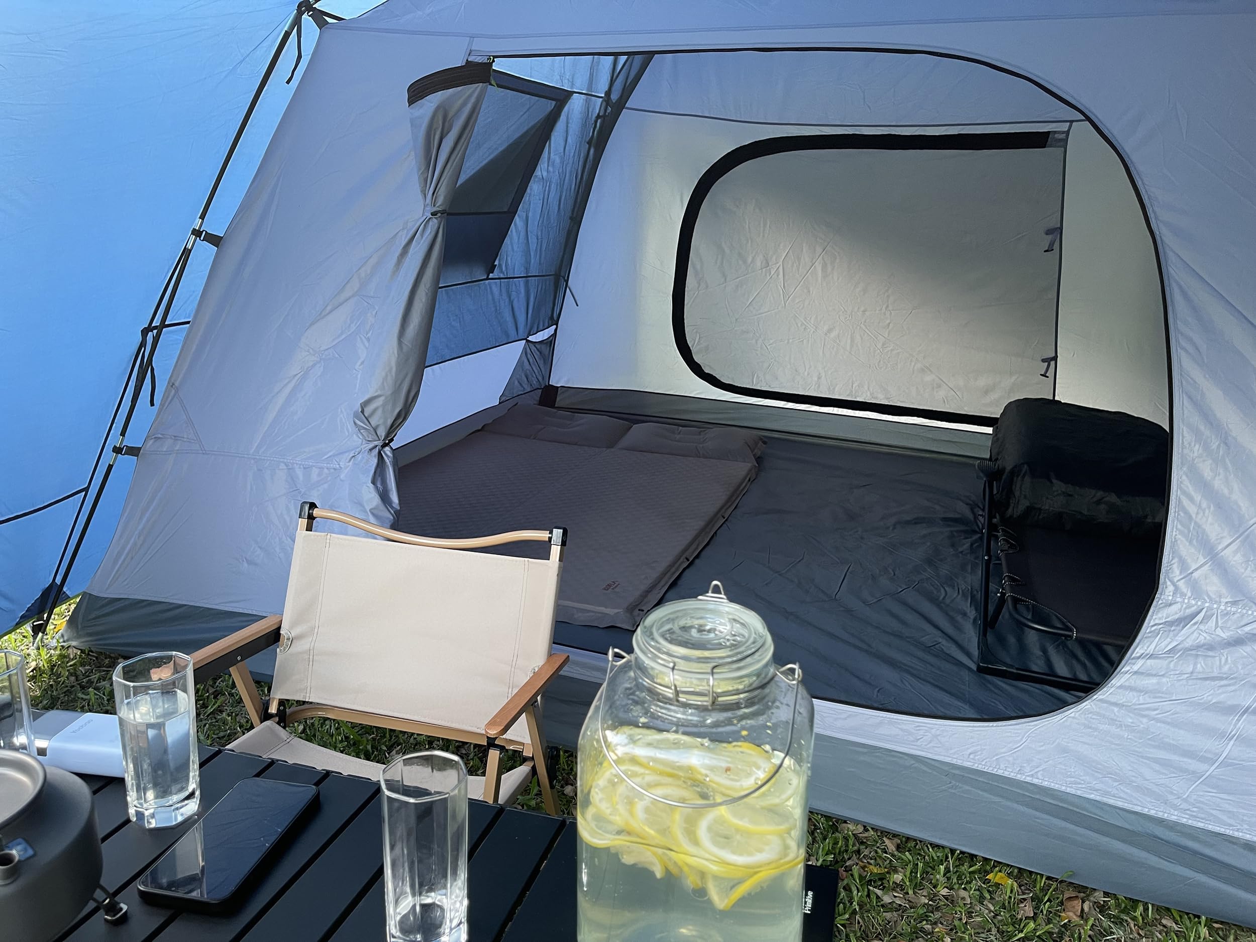 Three Bears Outdoor 6P tent sturdy pole-frame supports wind