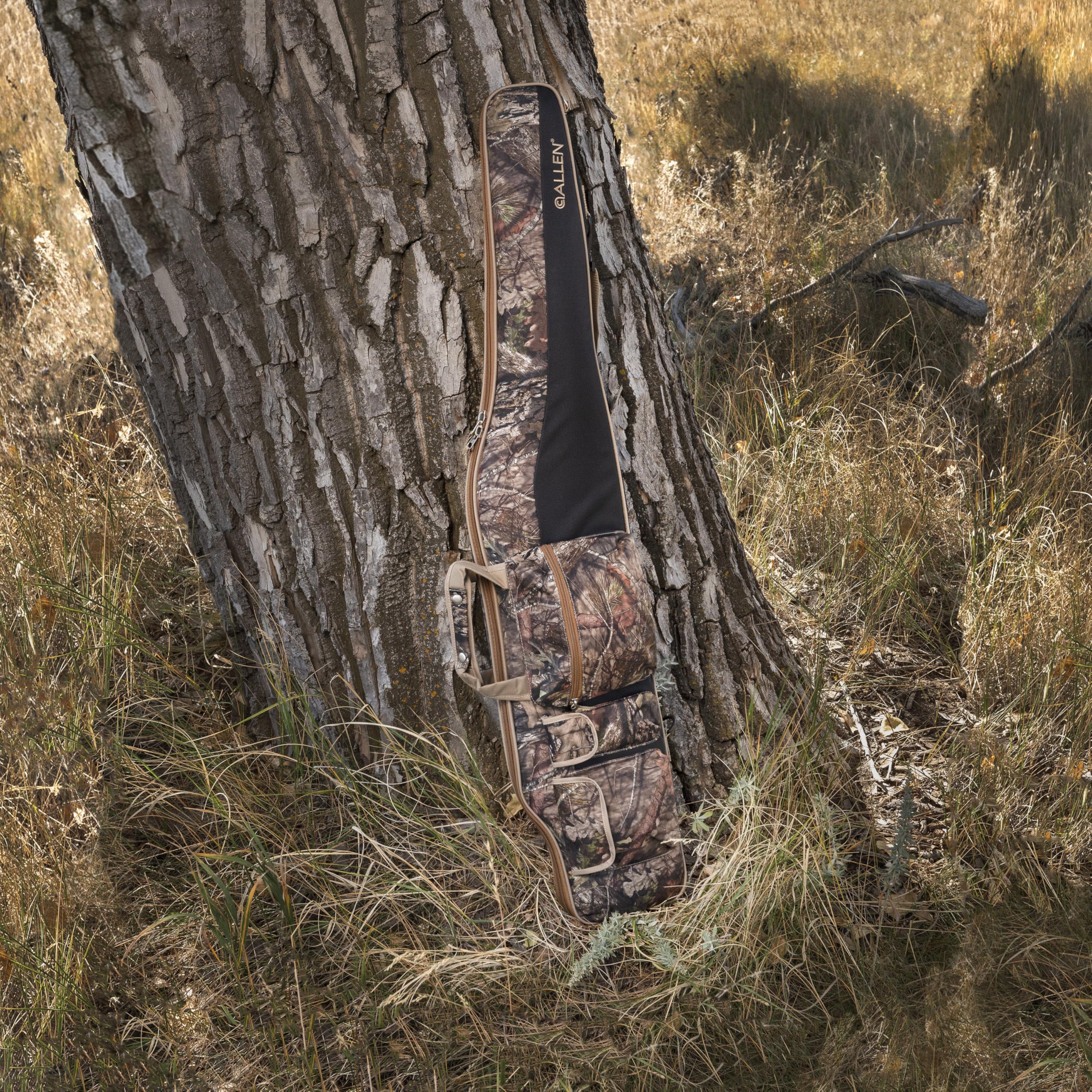 Tejon rifle case with three accessory pockets