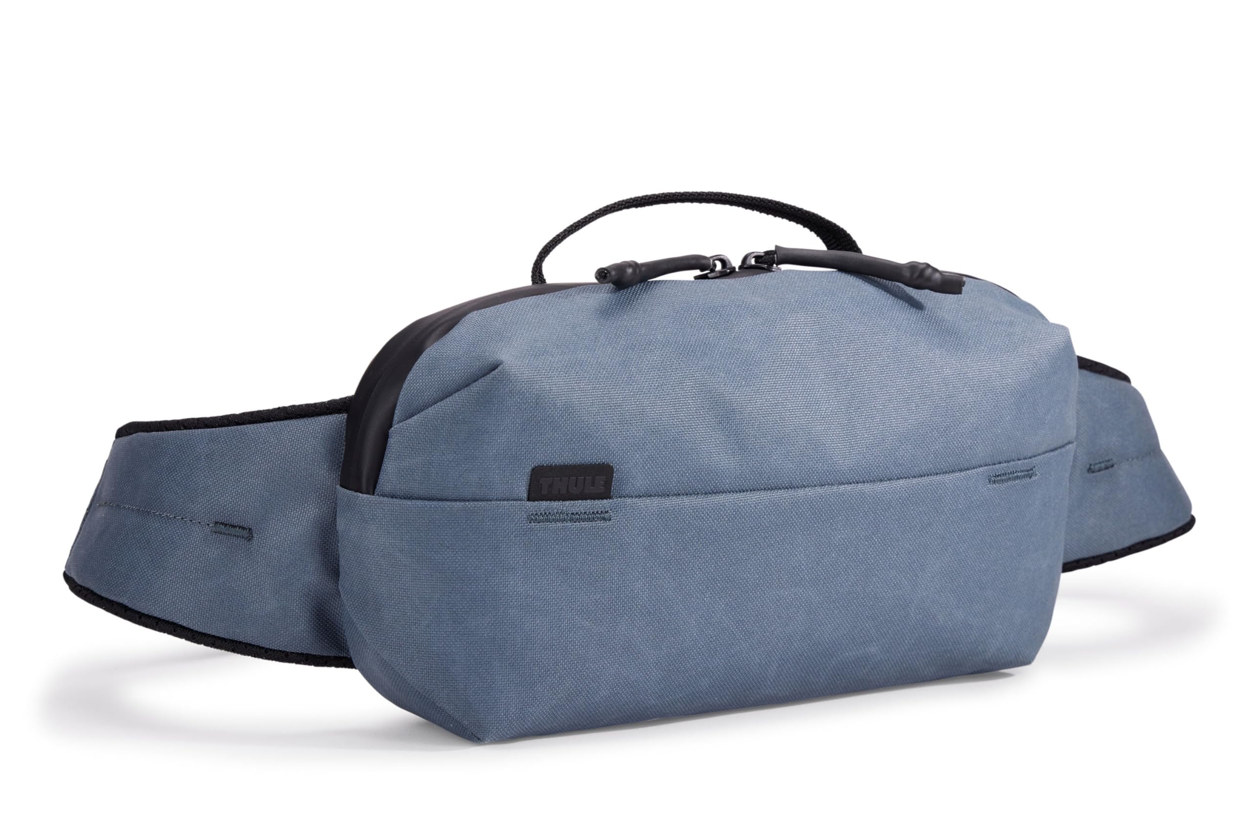 Thule Aion Nutria recycled fabrics reflect eco-conscious design choices.