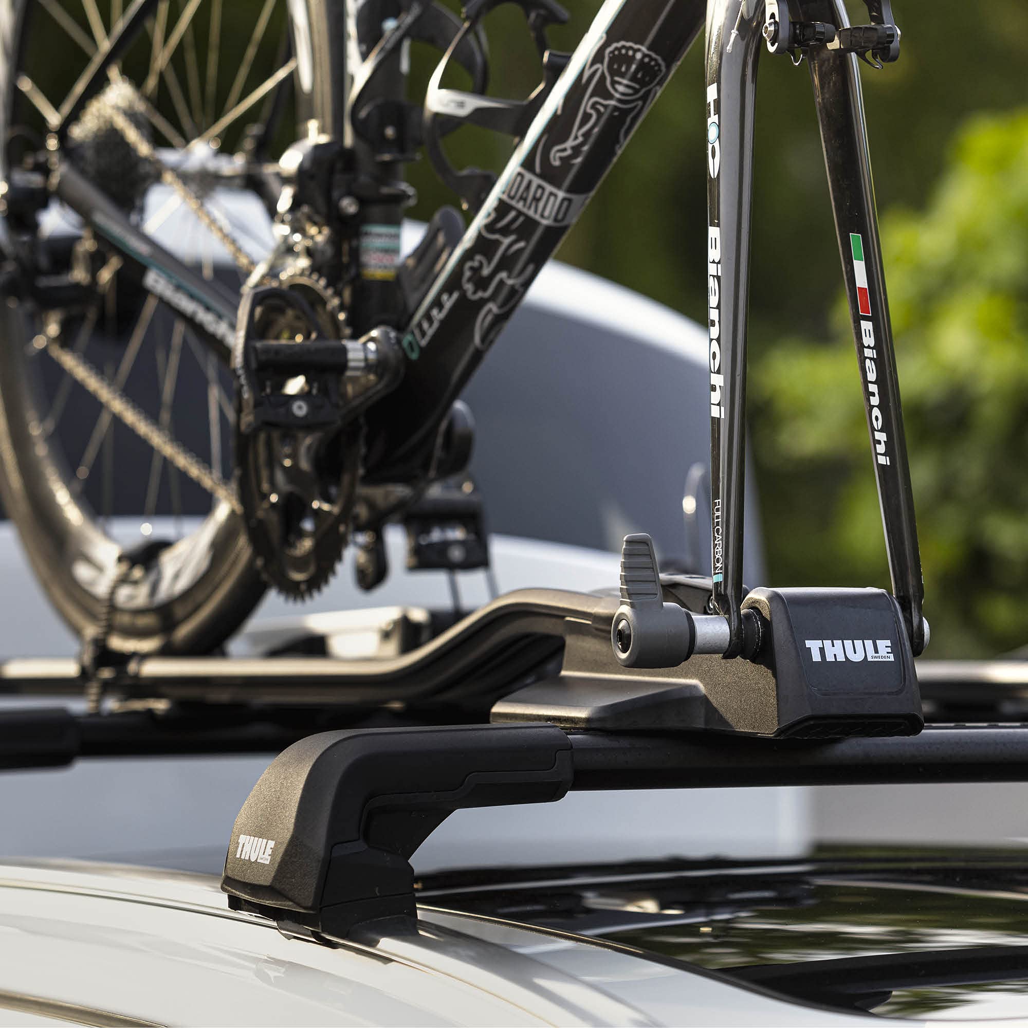 Thule FastRide thru-axle 9mm captive compatibility for quick upgrades