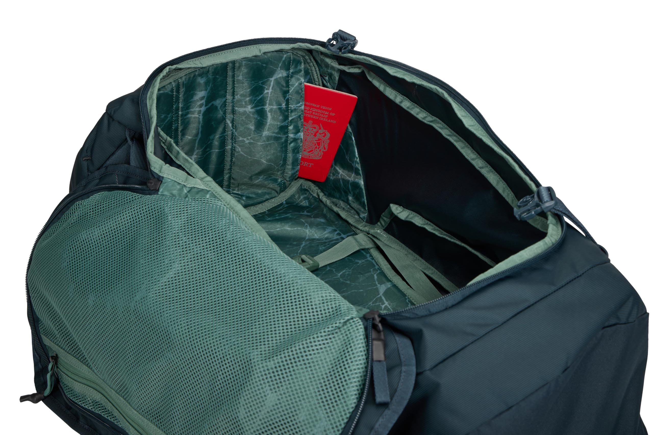 Thule Landmark 40L stores a 15-inch laptop securely