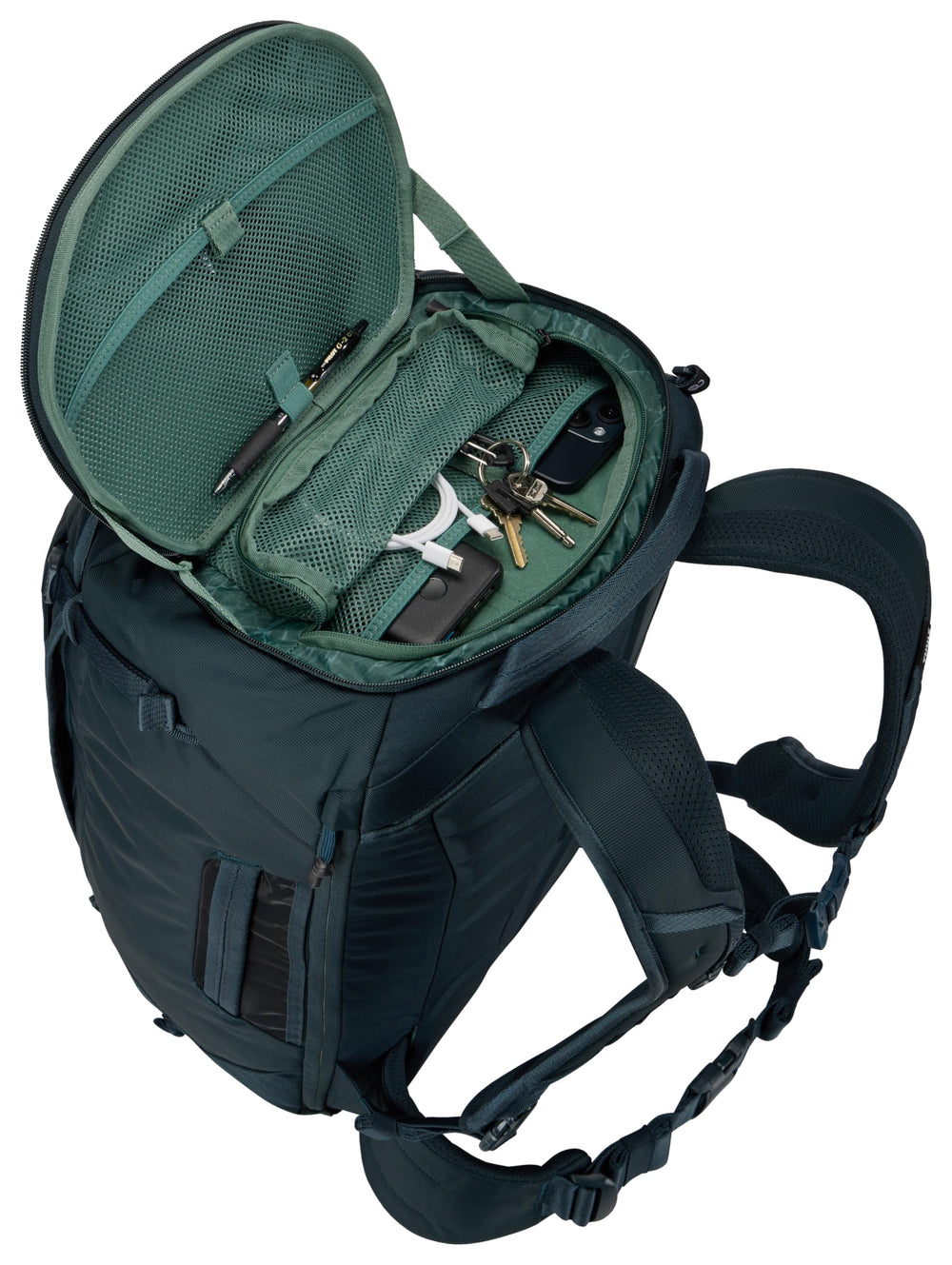 Thule Landmark 40L LoopLocks deter theft with secure zippers