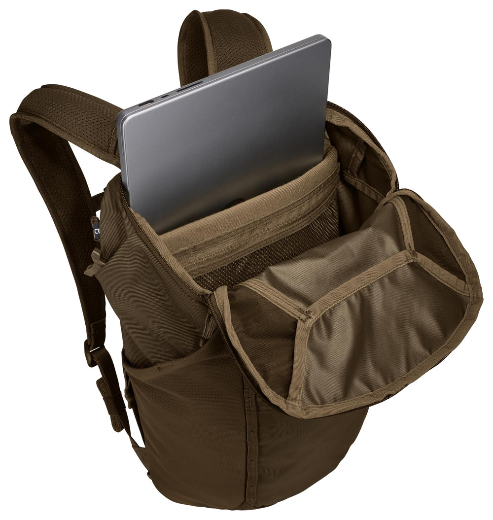 Thule Landmark gender-specific fit improves comfort on long adventures.