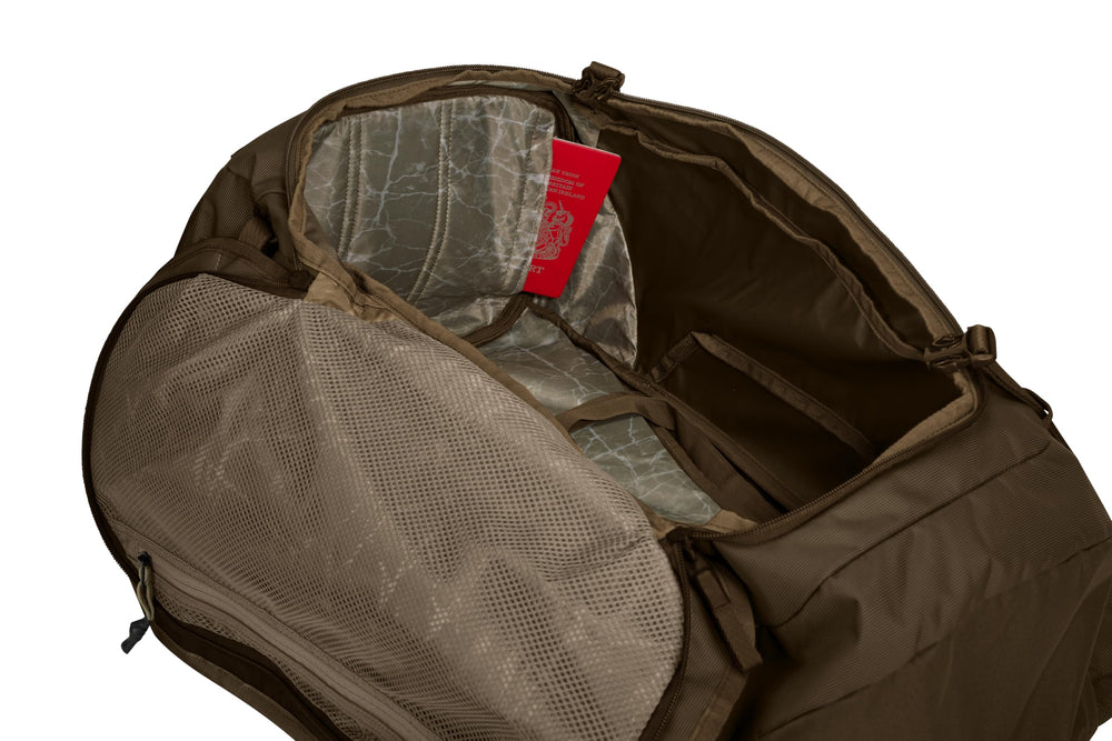 Thule Landmark lockable zipper pulls add an extra layer of security.