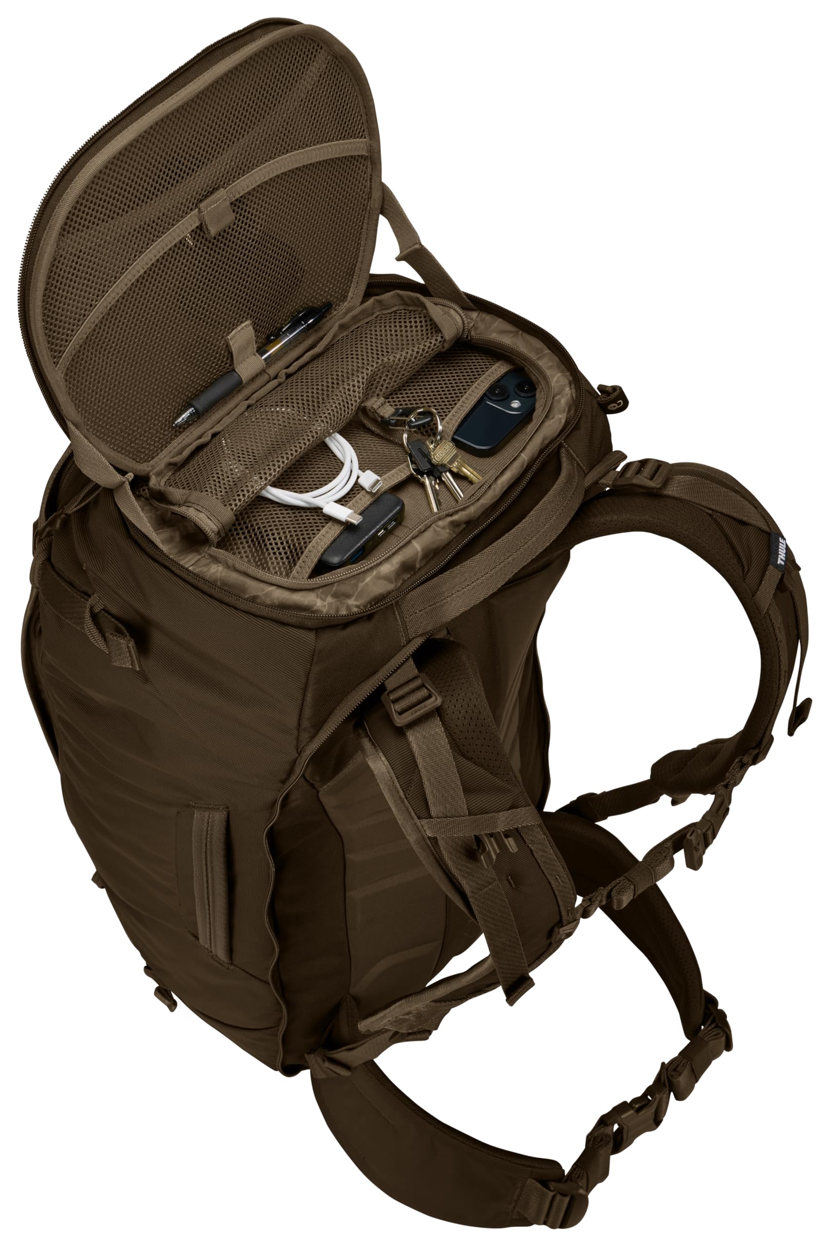 Thule Landmark LoopLocks deter theft with secure zipper pulls.