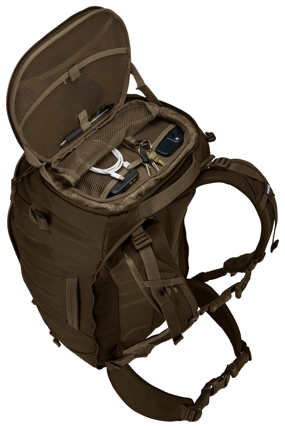 Thule Landmark LoopLocks deter theft with secure zipper pulls.