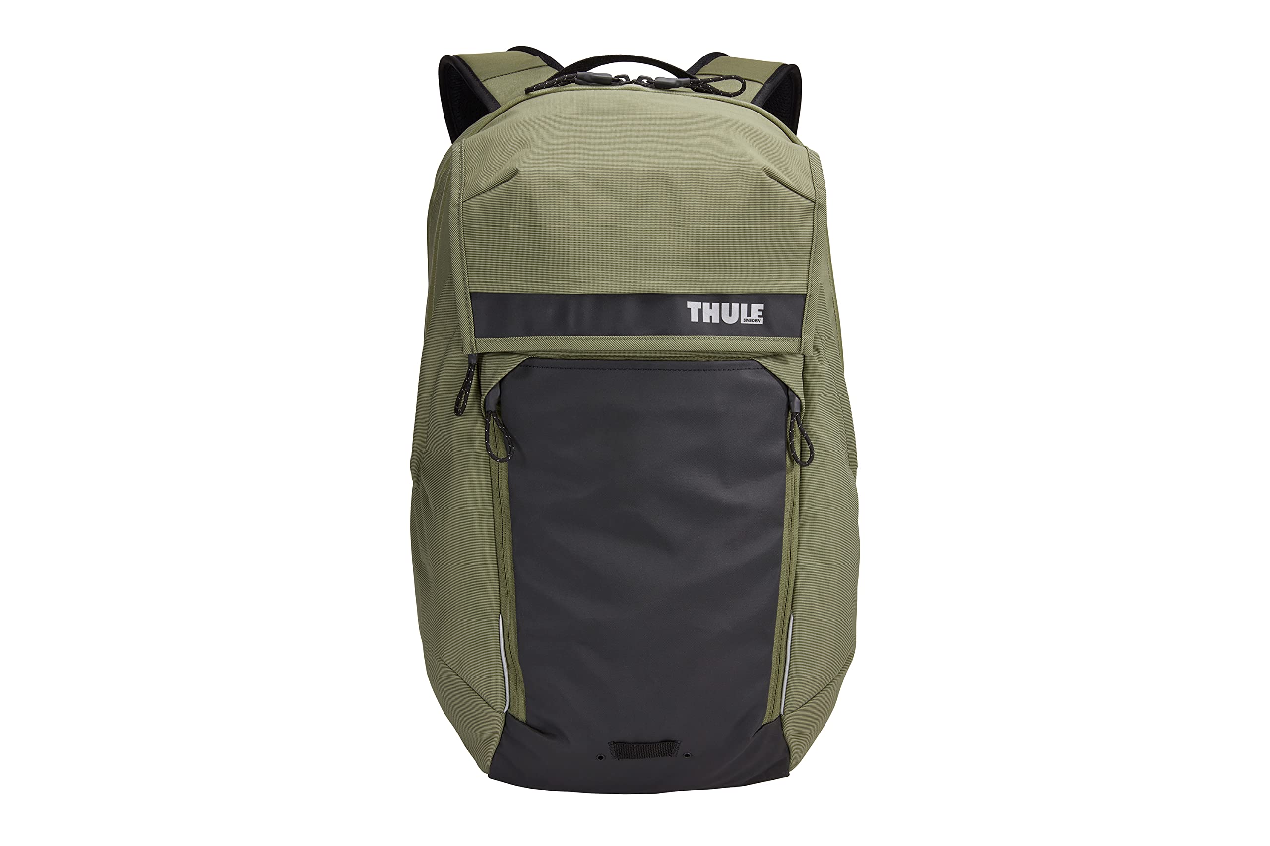 Ventilated back panel and straps improve airflow during use