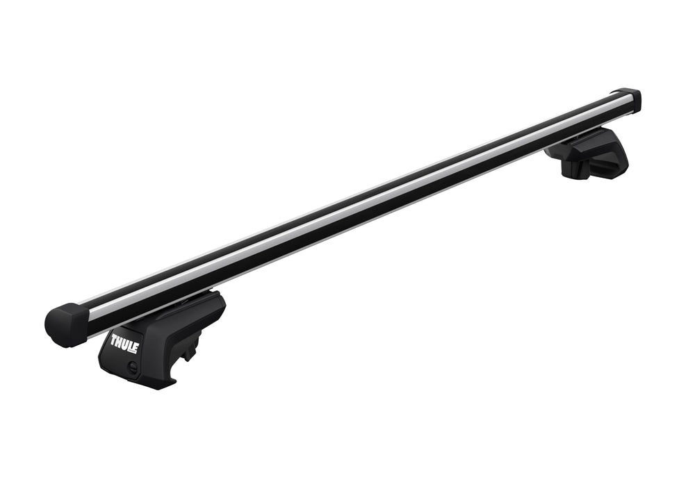 Thule ProBar Evo 200 black load bar on the roof, enabling easy accessory mounting.