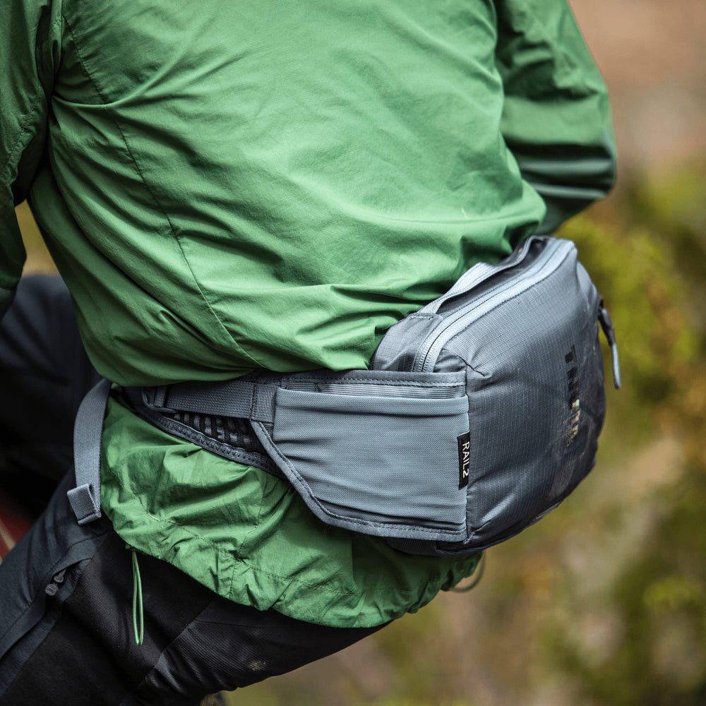 Thule Rail Hip Pack 2L internal pockets organize tools and gear