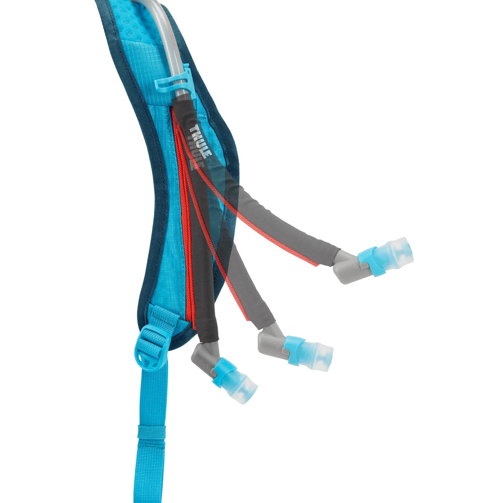 Thule Uptake with magnetic ReTrakt hose returns to place between sips