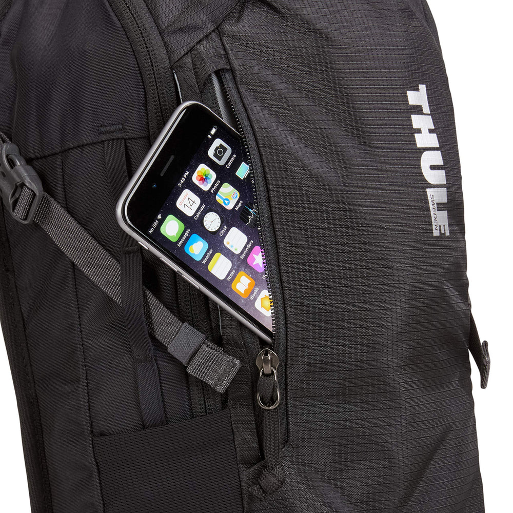 Thule Uptake integrated waist and sternum straps for stability.