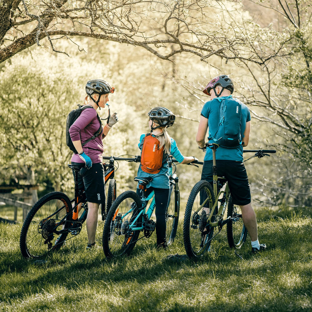 Thule Uptake 8L storage for pump, tools and layers.