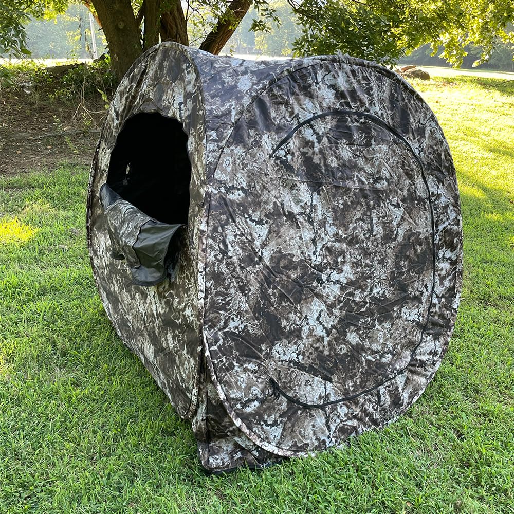 THUNDERBAY Run & Gun backpack-case supports easy transport to your stand.