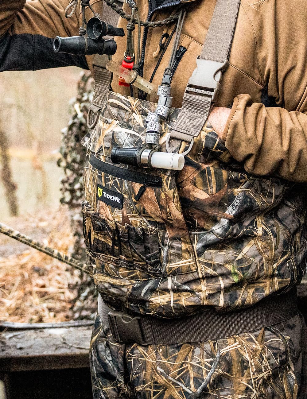 TIDEWE fleece-hand-warmer-pockets keep hands warm when visibility drops.