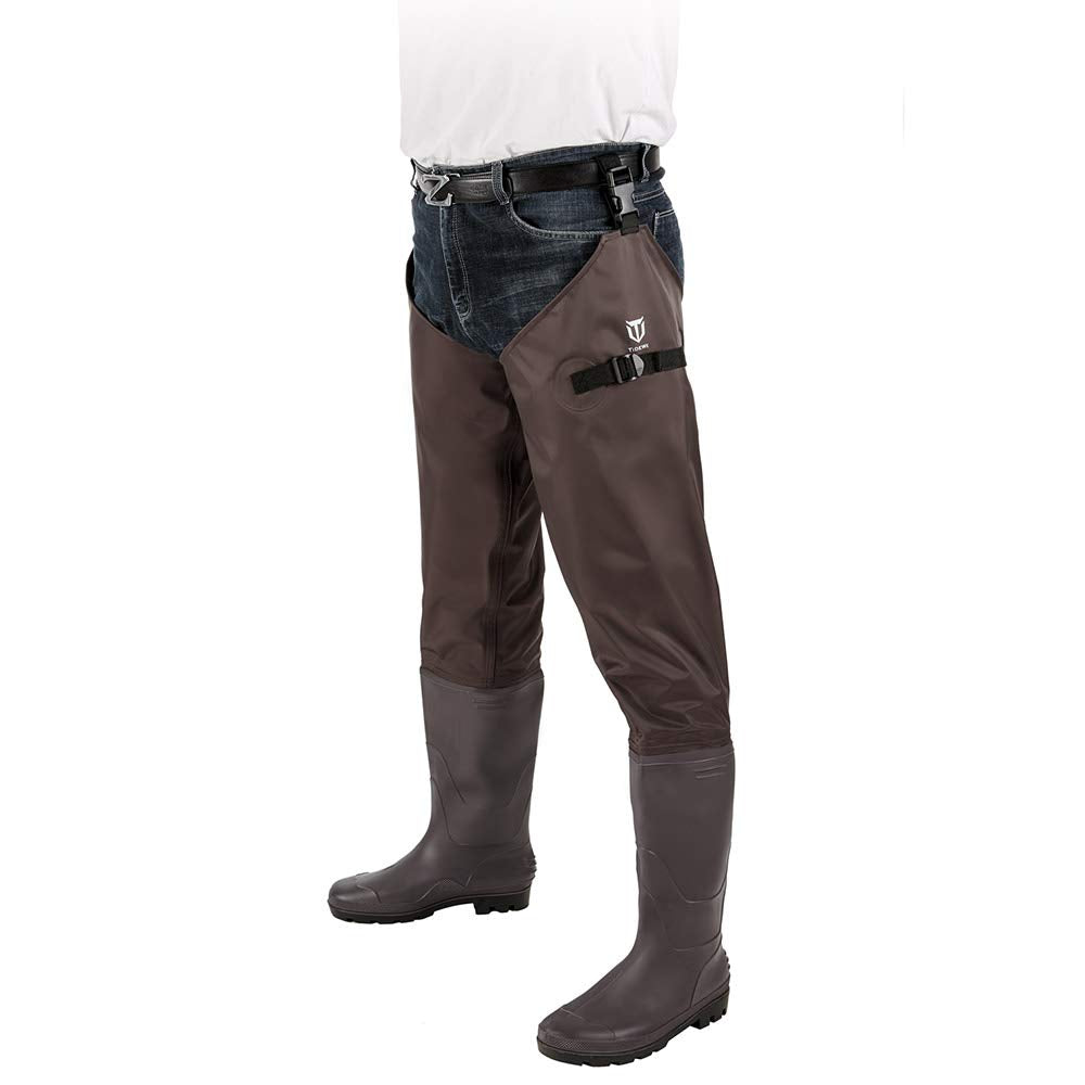 TIDEWE hip wader wet terrain image highlights mud resistance and dry comfort.