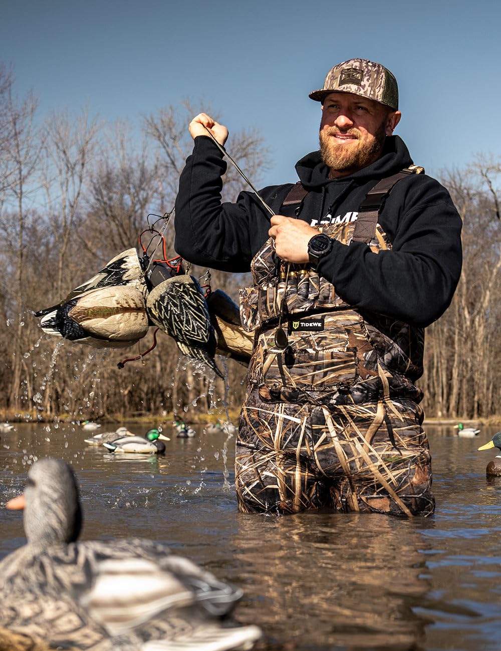 TIDEWE rugged boot tread improves traction on mud and wet surfaces