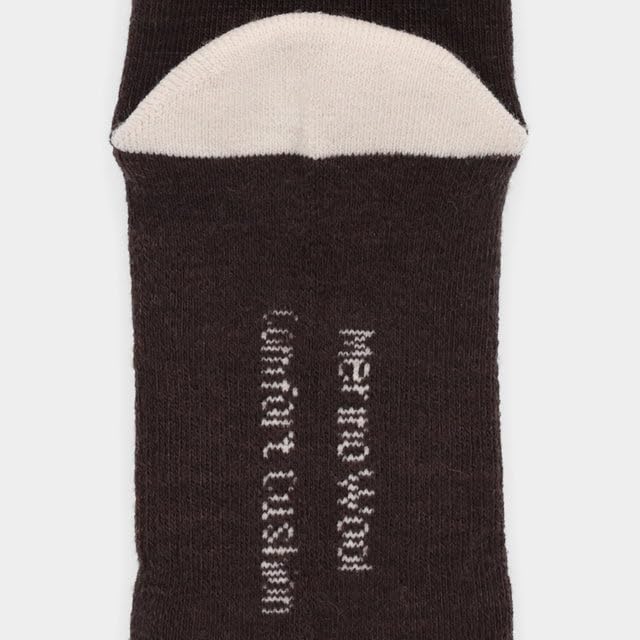 Tilley Landscape Sock Medium Hickory ribbed arch support improves stability during activity.
