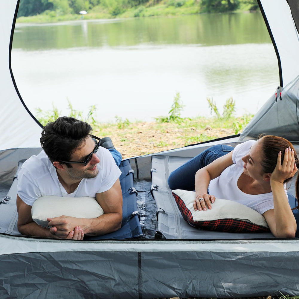 Timber Ridge lightweight aluminum pipes demonstrate durable, portable cot design