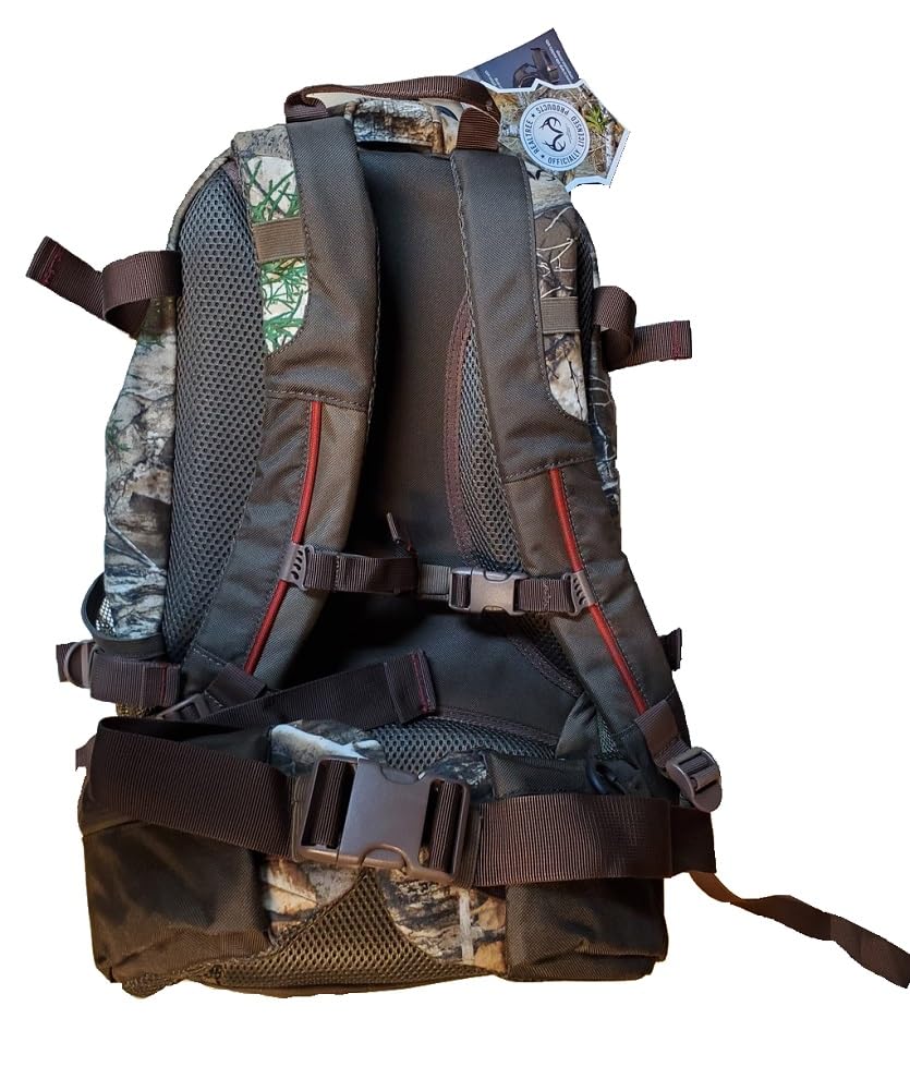 Timber Ridge Pro Day Pack Edge Camo bottom pocket with removable carry keeps gear secure.