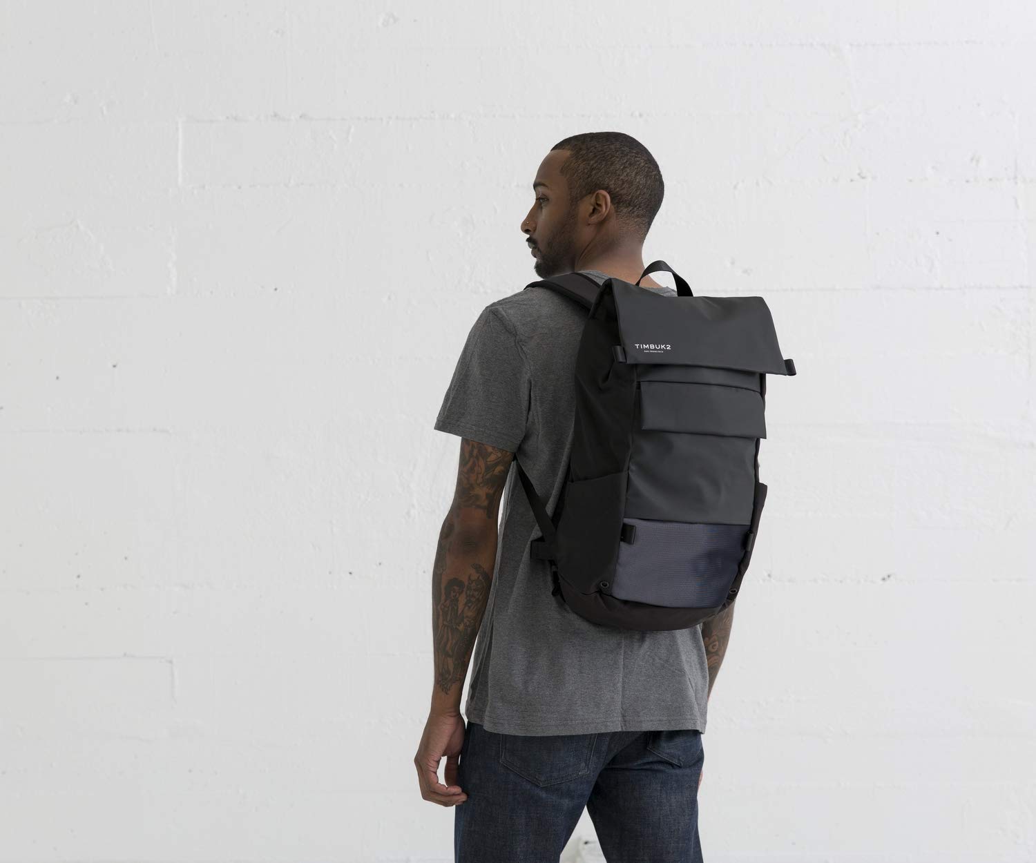 Timbuk2 Robin side pockets provide easy hydration access and quick-store essentials
