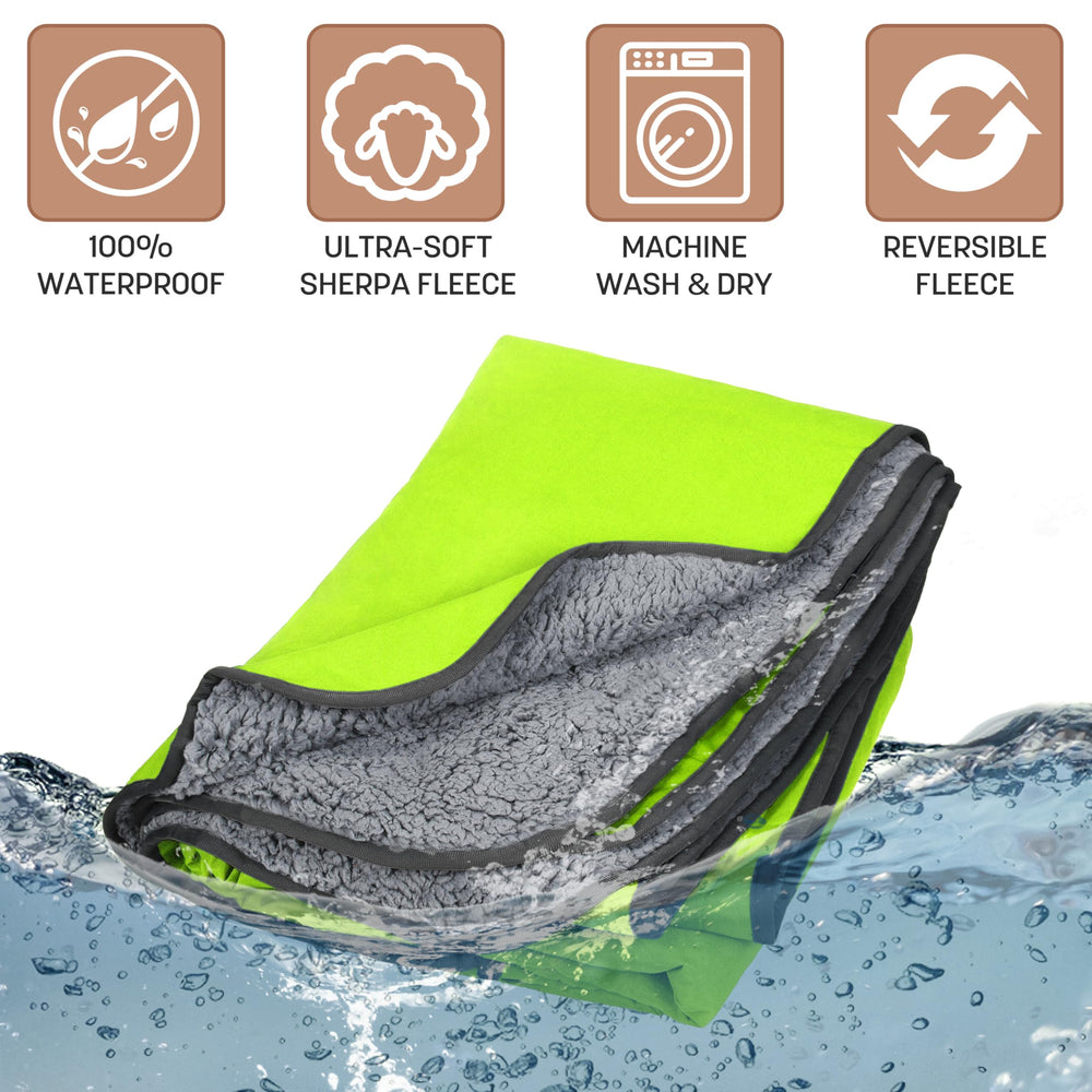Tirrinia Bright travel-picnic compact blanket ideal for backpacks.