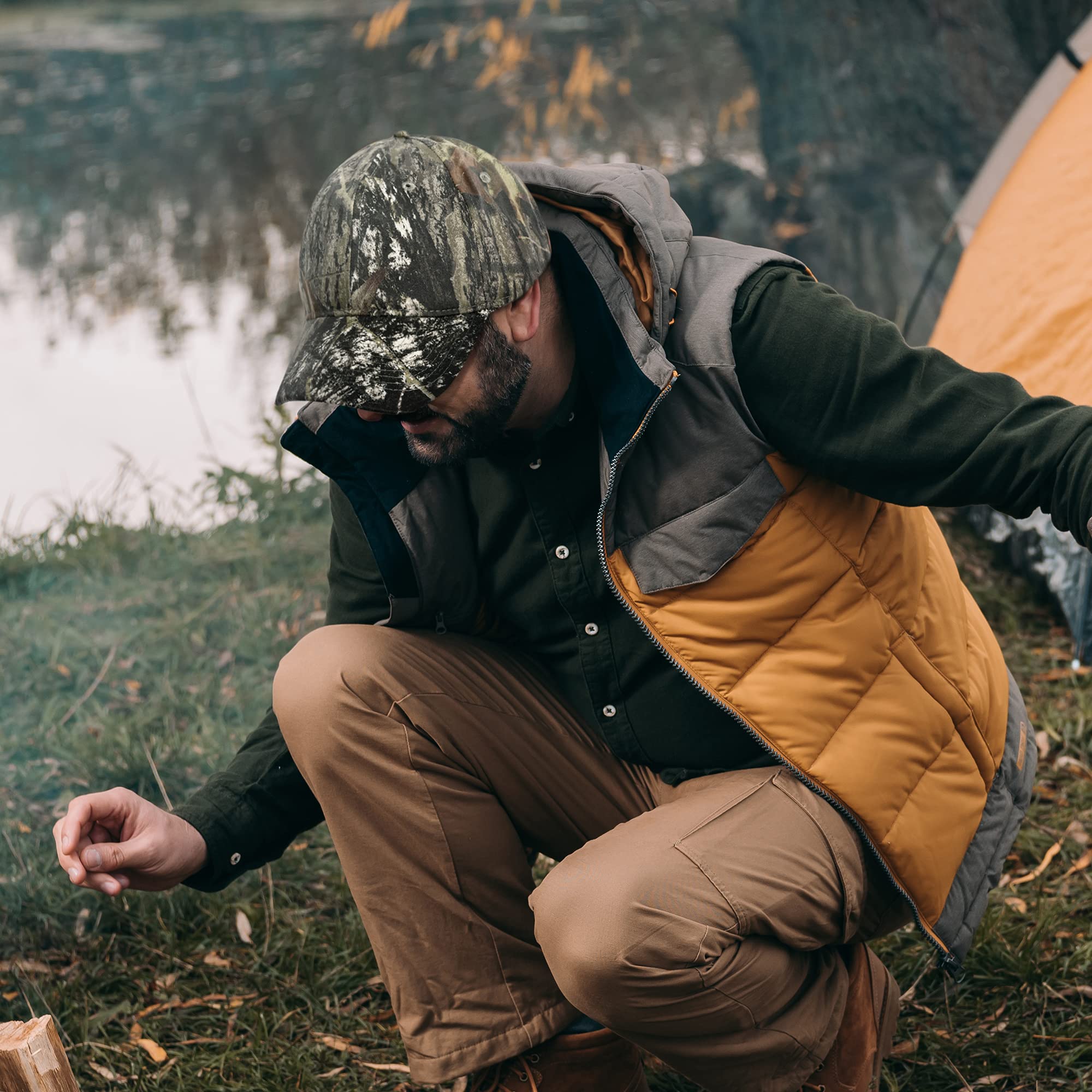 Tirrinia mesh-back hunting cap keeps the head cool during sports.