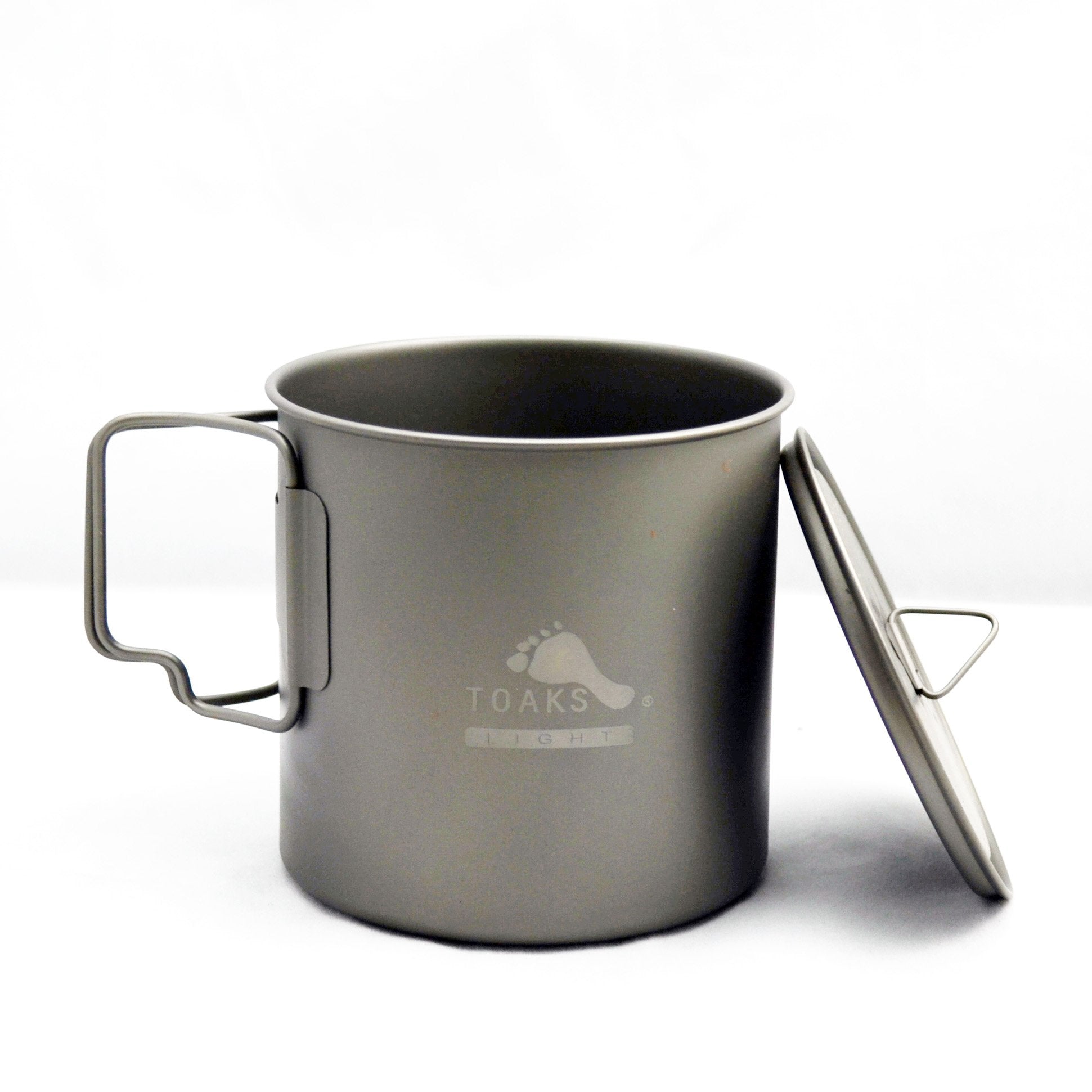 TOAKS LIGHT titanium 650ml pot packed in a compact backpack