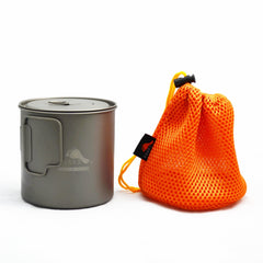 TOAKS LIGHT titanium 650ml pot side-profile demonstrates slim packing silhouette