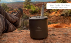 TOAKS LIGHT titanium 650ml pot top-view shows smooth rim and capacity