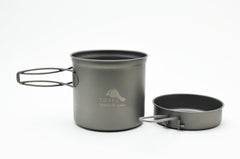 TOAKS Titanium 1100ml pot-pan setup demonstrates compact cooking kit for fast meals.