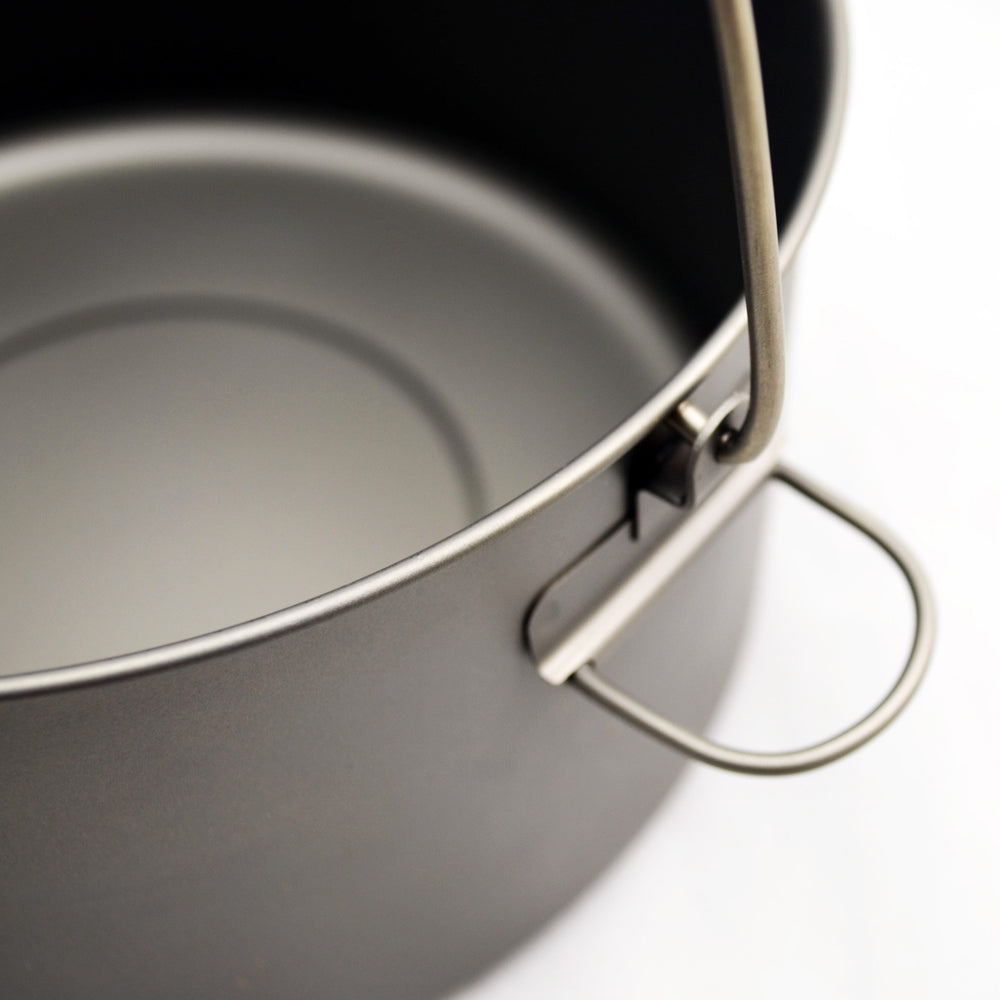 TOAKS Titanium 2000ml pot dimensions 170mm for compact packing.
