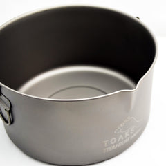 TOAKS Titanium 2000ml pot with pouring sprout for controlled outdoors pouring.