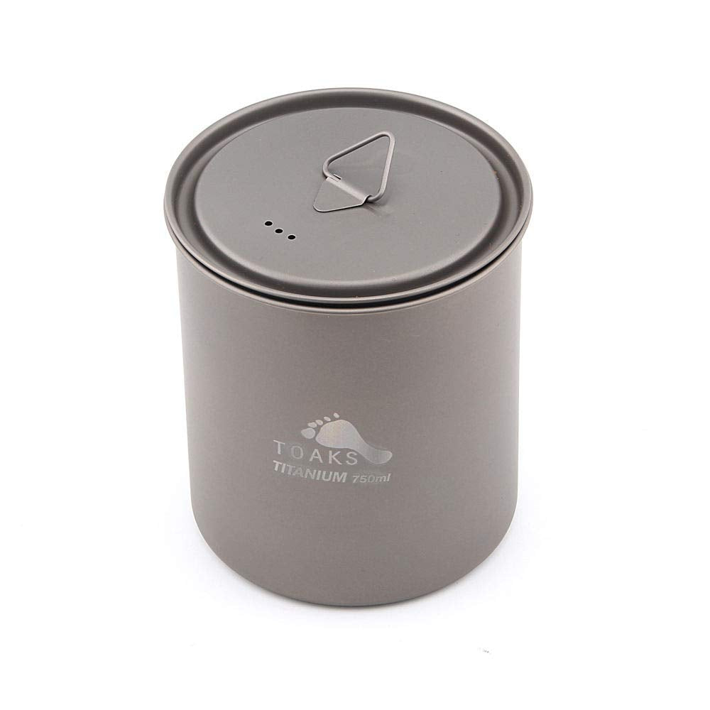TOAKS Titanium 750ml Pot in use boiling water for quick trail meals