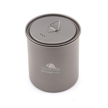 TOAKS Titanium 750ml Pot in use boiling water for quick trail meals