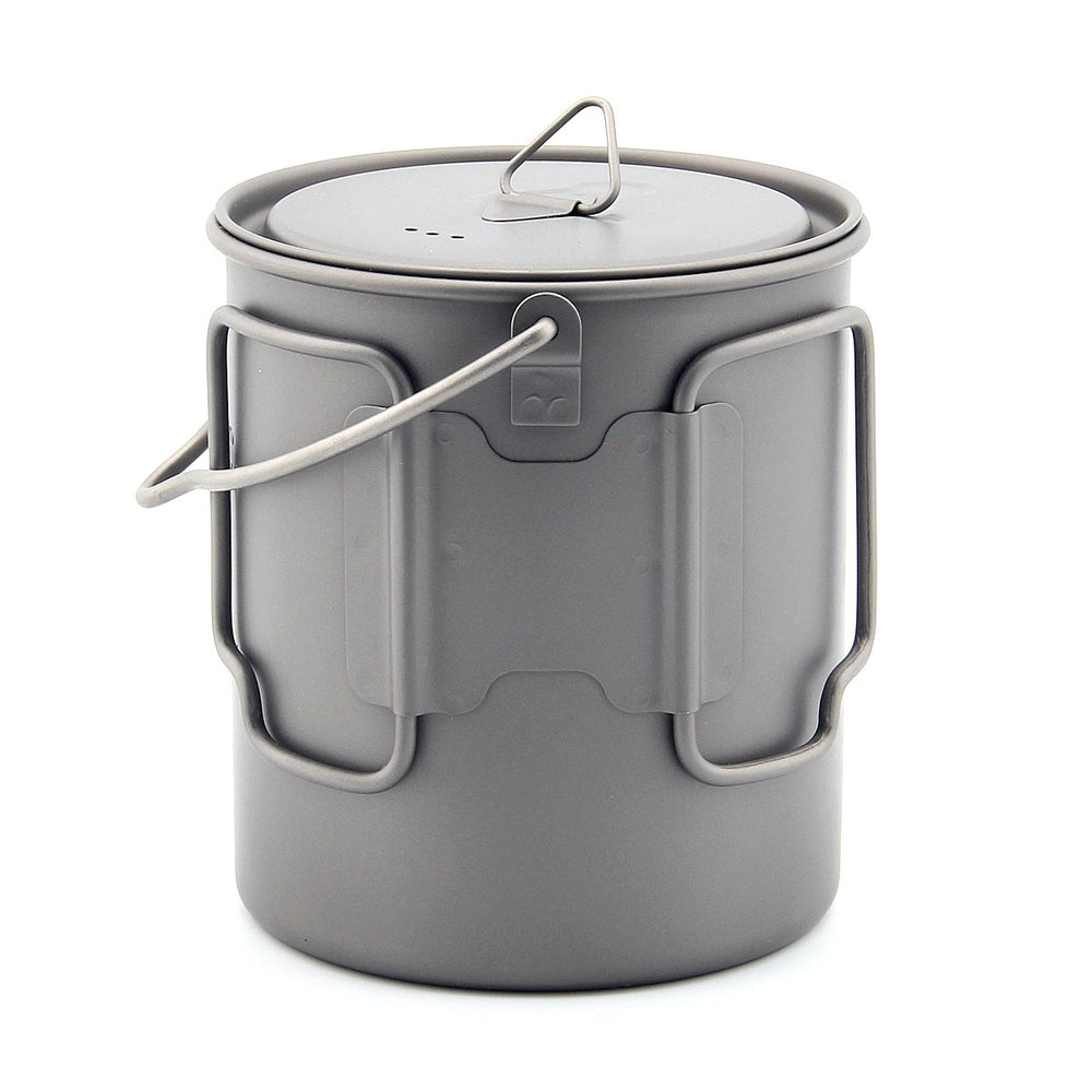 TOAKS titanium 750ml pot with internal ml and oz gradation marks