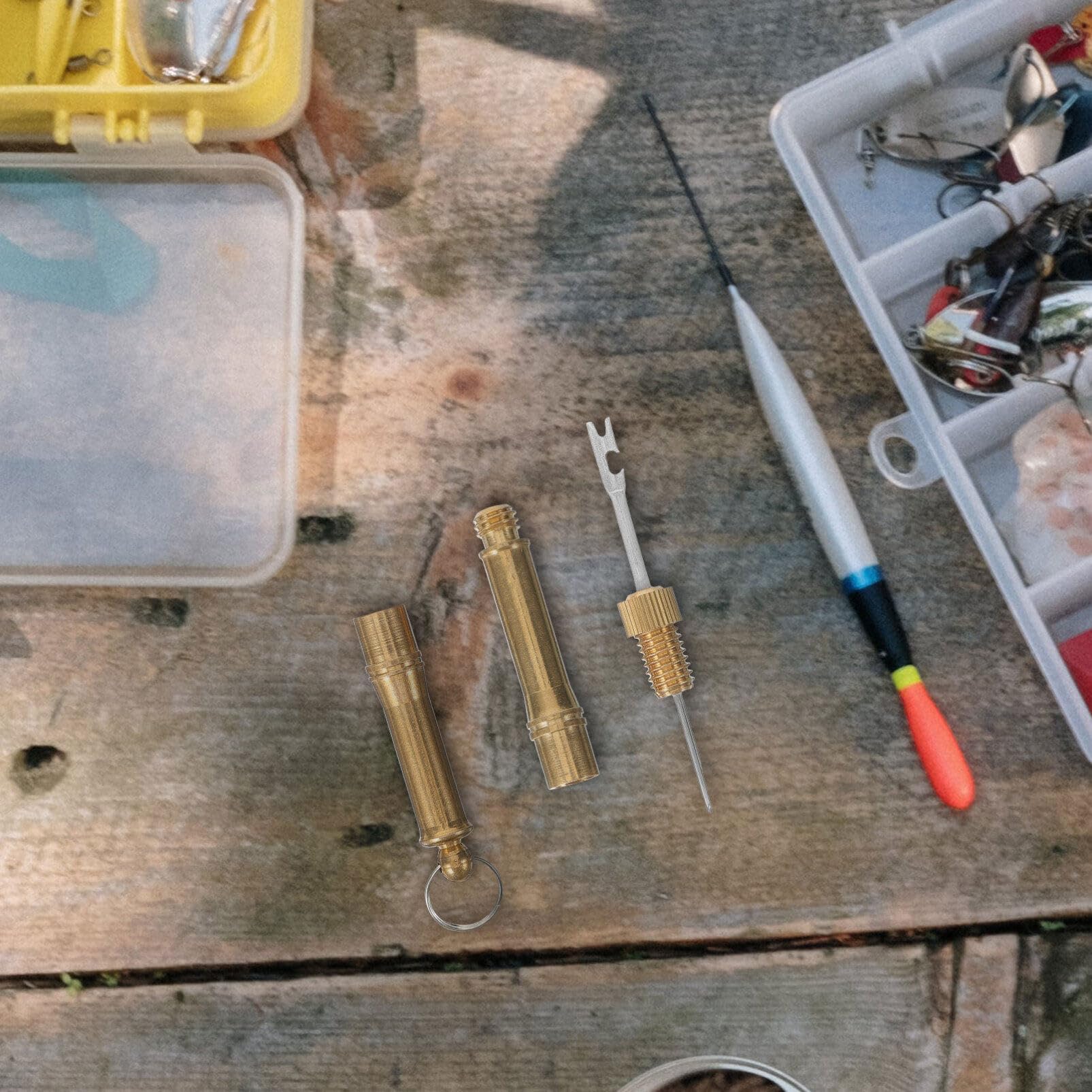 Toddmomy lightweight knotting tool minimizes gear bulk on trips.