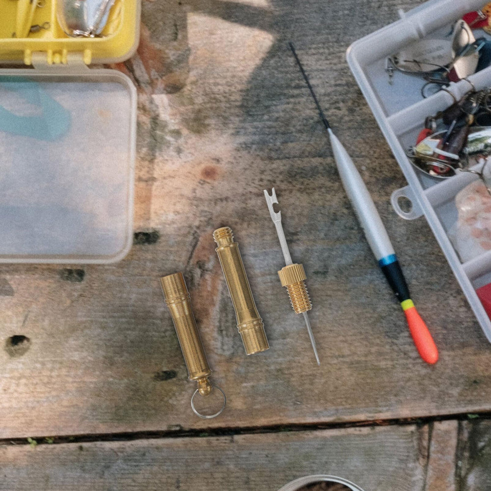 Toddmomy lightweight knotting tool minimizes gear bulk on trips.