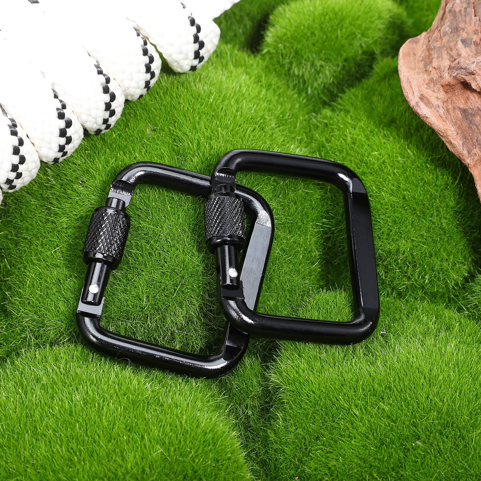 Toddmomy secure-keys carabiner clip for organized pockets.