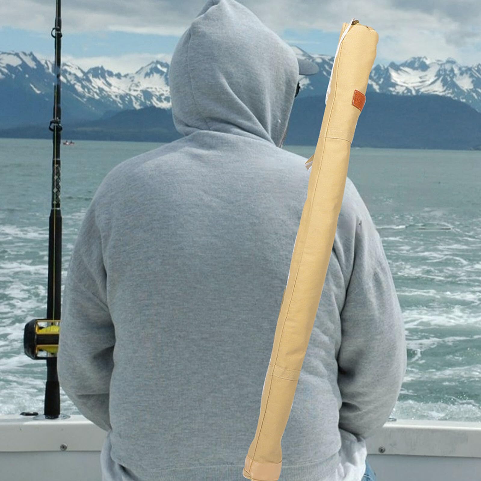 Toddmomy zipper design enables quick access while fishing.