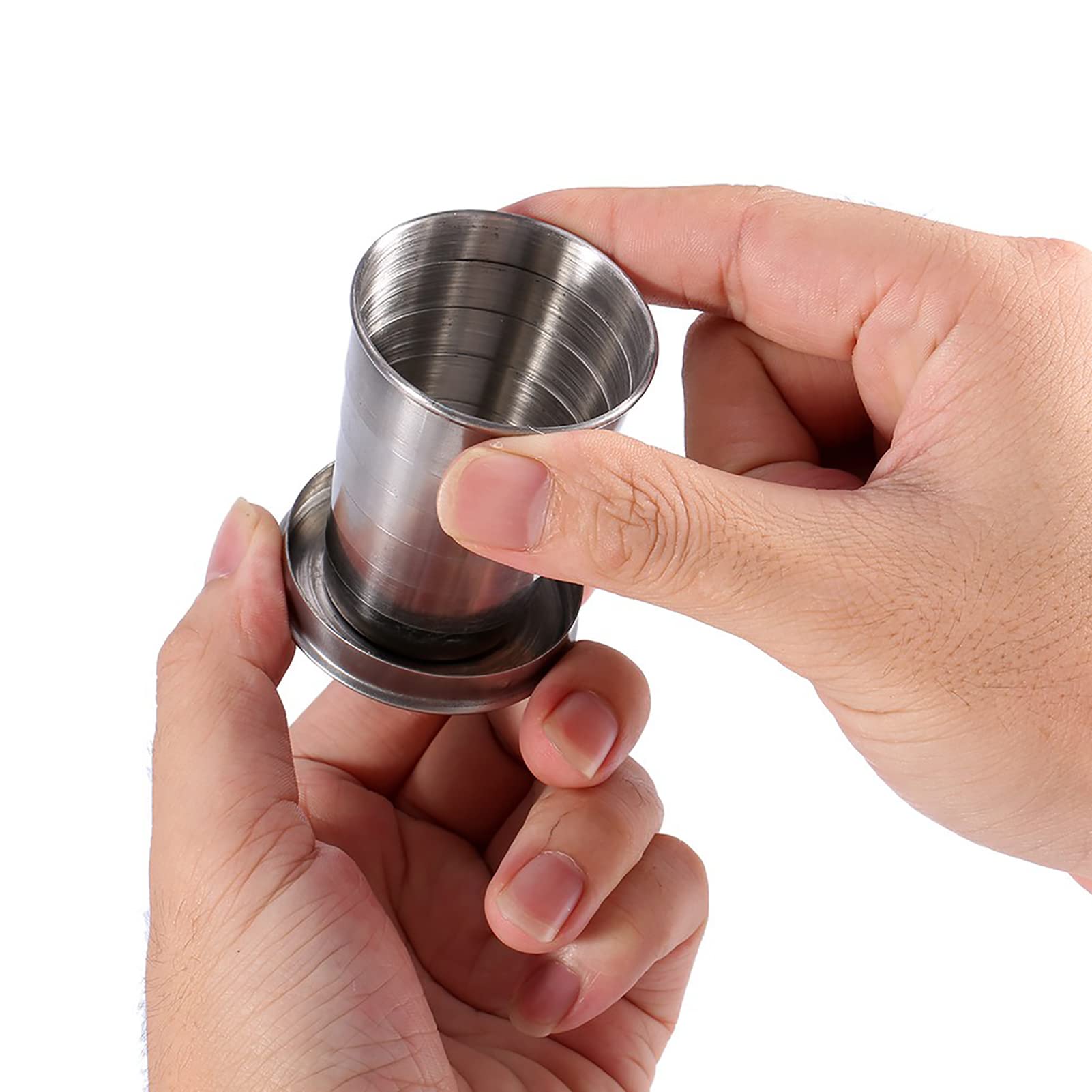 Tomedny collapsible cup size L convenient for larger drinks.