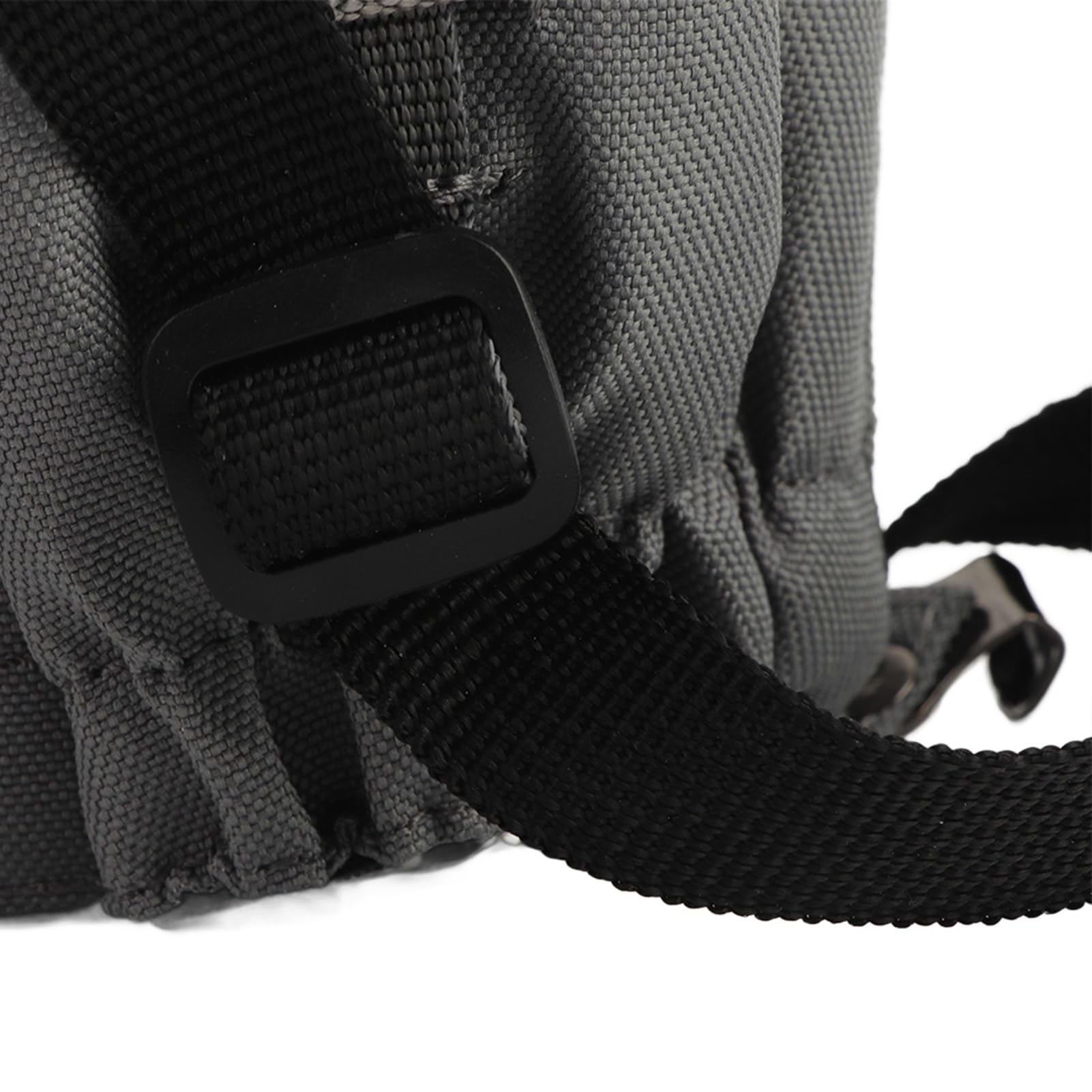 Tomedny winter-walking gaiters designed for snowy environments.