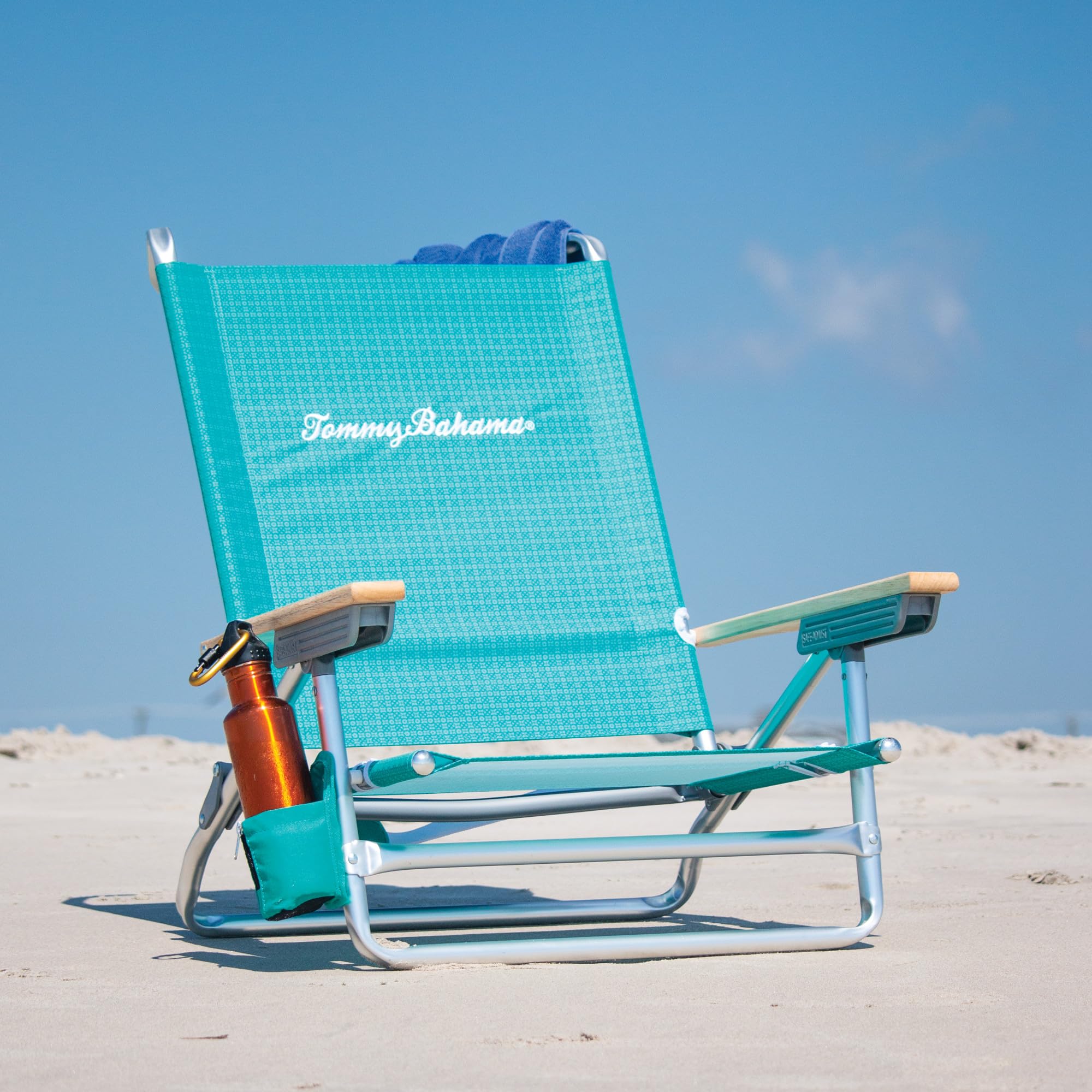 Tommy Bahama rust-proof aluminum frame keeps the chair easy to carry