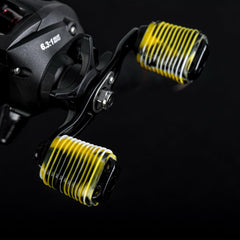 Tomotato soft non-slip reel grip keeps hands stable in rain or spray