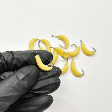 Portable set of 12 hooks and 12 rubber worms, lightweight