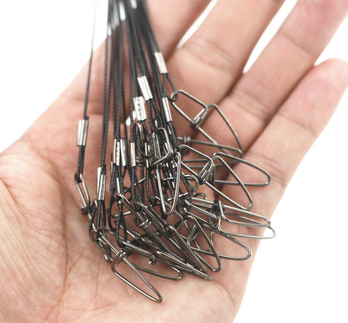 Tooth-proof fishing leader connects to bait, lures or hooks