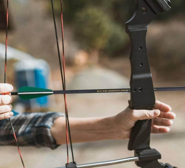 TOPARCHERY spine 600 lightweight shaft ideal for teenagers practicing archery.