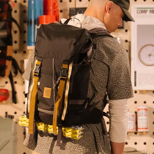 Topo Designs Rover Trail Pack waist belt offers stabilizing fit during hikes and commutes.