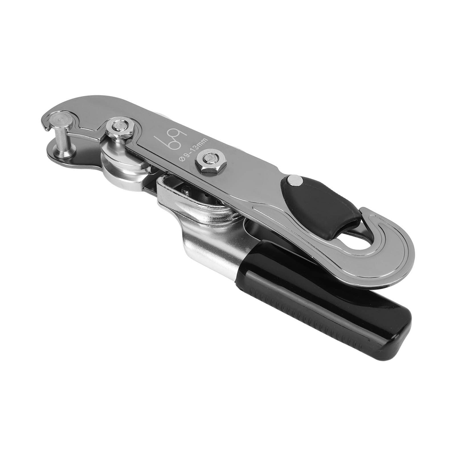 Topyond descender used in rock climbing, mountaineering, and rescue scenarios.