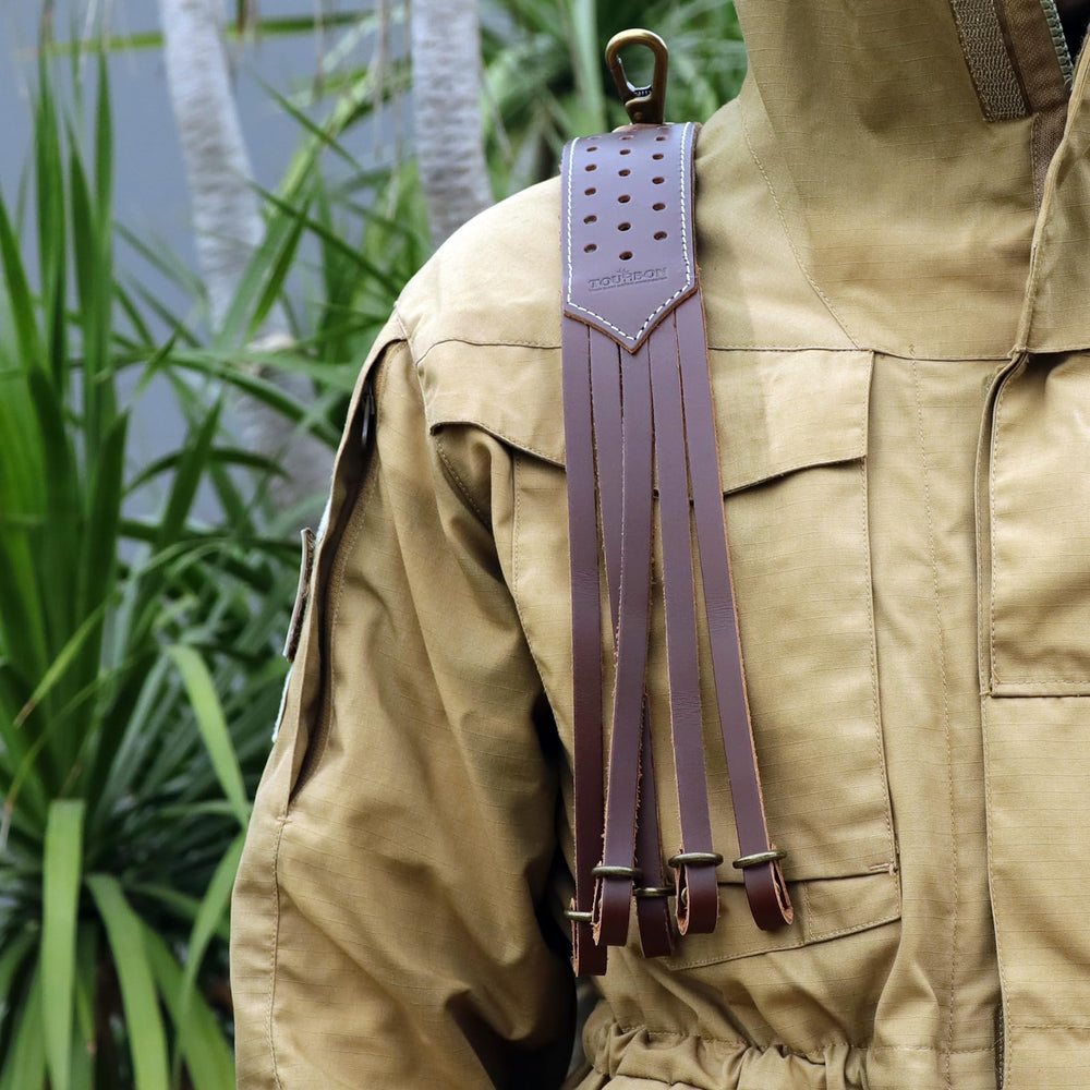 TOURBON Leather Duck Strap leather-detail highlights high-quality finish